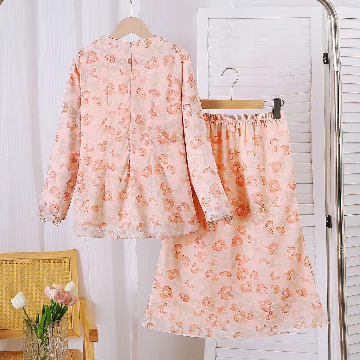 TropiTykes Muslimah Children's Baju Kurung Modern Floral Pattern Suitable for Raya & Occasions Polite Design Halal Lightweight Comfortable Fabric for Girls Patterned School Clothing Sleeve. Elegant and comfortable clothing