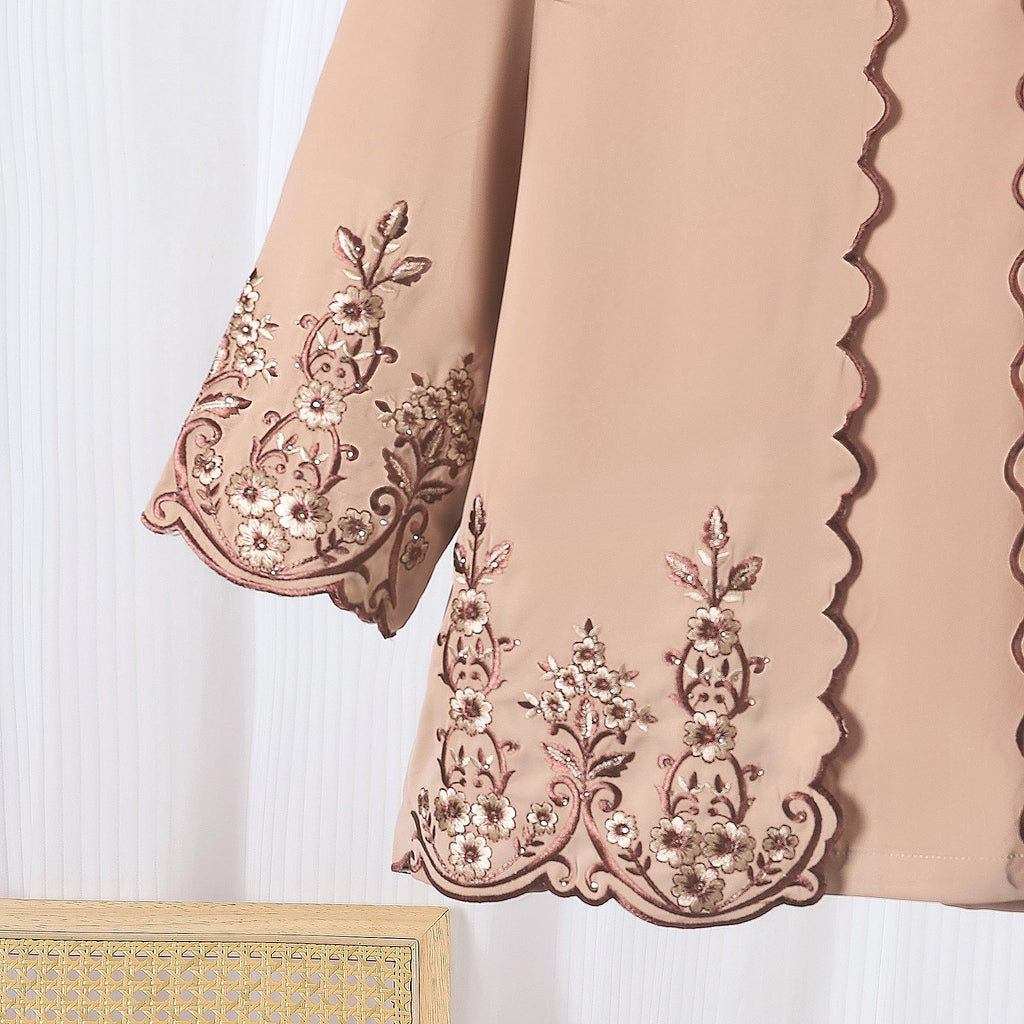 Kurung Mini Kanak-kanak TropiTykes | Rekaan Sulaman Elegan | Warna Beige Nude | Fabrik Lembut &amp; Selesa | Sesuai untuk Majlis Perkahwinan &amp; Sambutan Hari Raya 