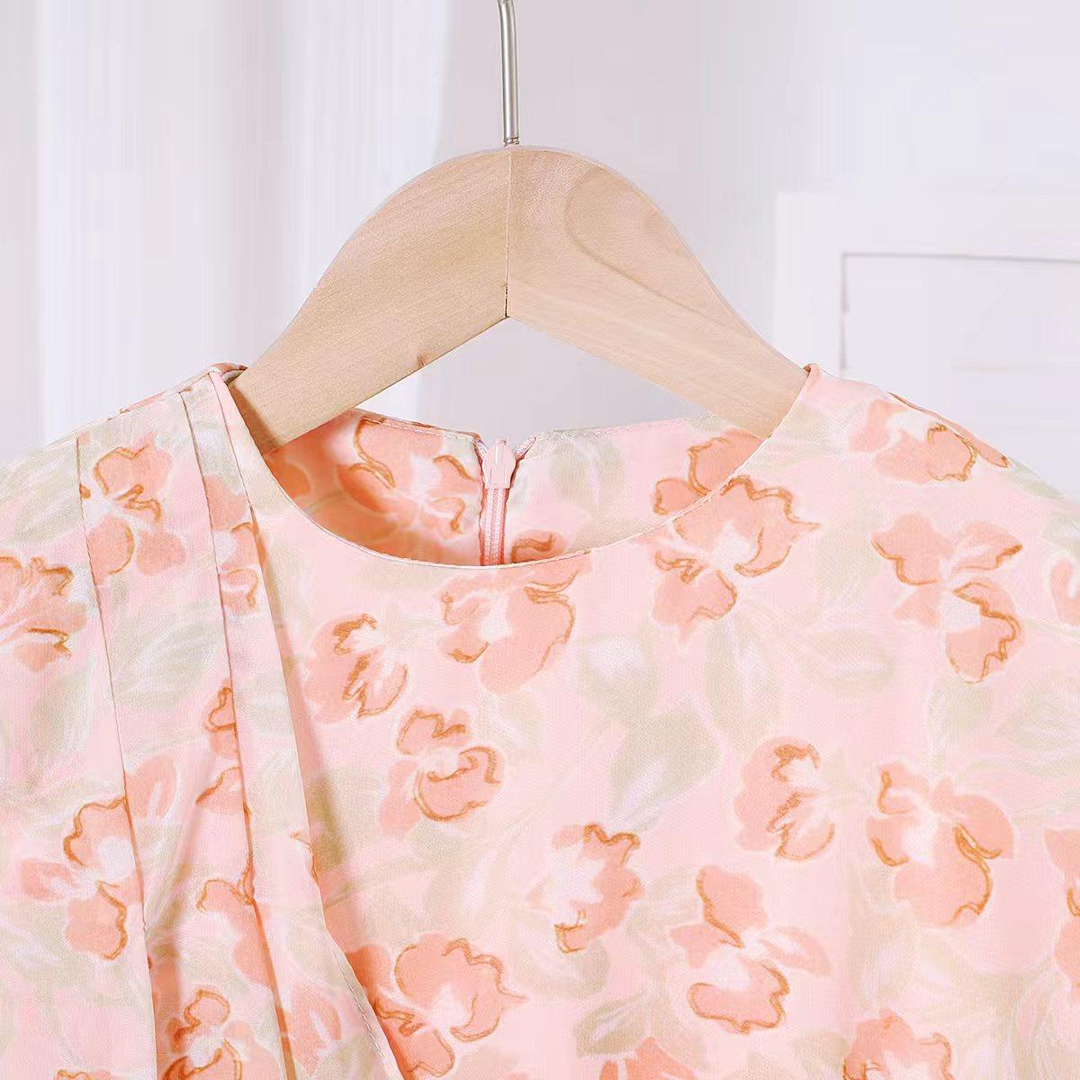 TropiTykes Muslimah Children's Baju Kurung Modern Floral Pattern Suitable for Raya & Occasions Polite Design Halal Lightweight Comfortable Fabric for Girls Patterned School Clothing Sleeve. Elegant and comfortable clothing