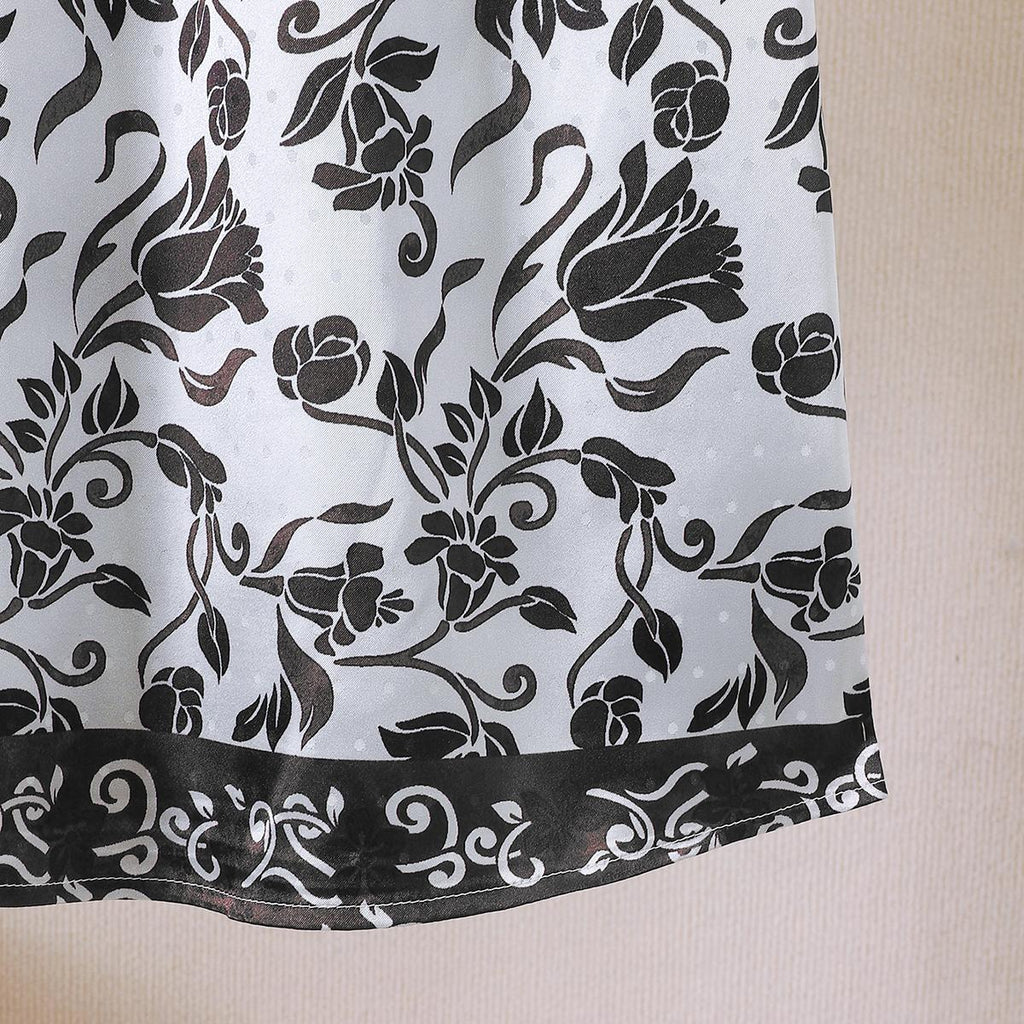 Set Pakaian Hari Raya TropiTykes Skirt Sarung Batik Hitam Putih untuk Kanak-kanak Perempuan Bercorak Bunga, Hiasan Renda, Lembut dan Selesa, Sesuai untuk Aktiviti Harian 