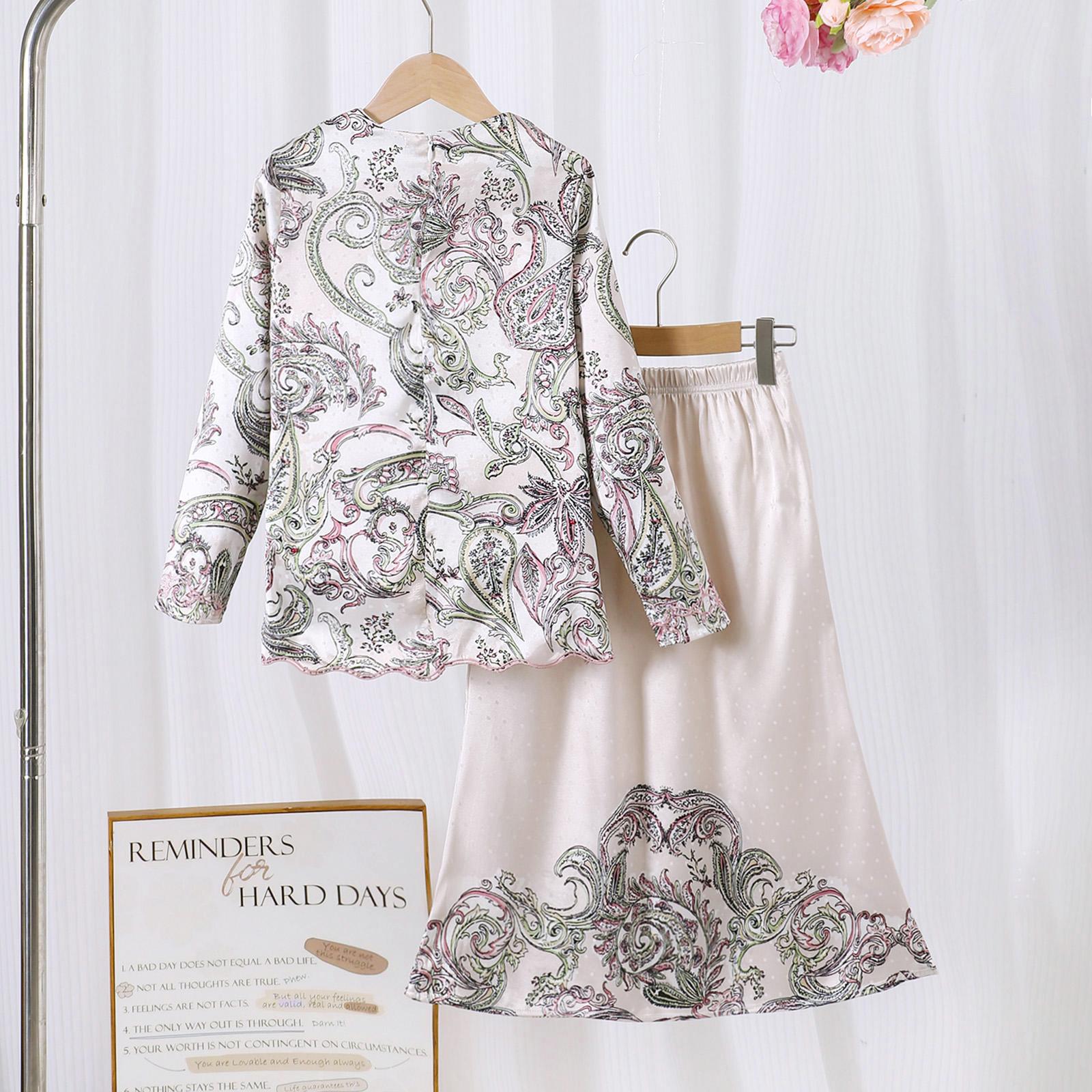 Set Baju Kurung Hari Raya TropiTykes Bercorak Bunga Paisley untuk Kehidupan Seharian Anda, Ritual Lembut Semasa Aidilfitri Bercorak Paisley Merah Jambu dan Hijau Muda 