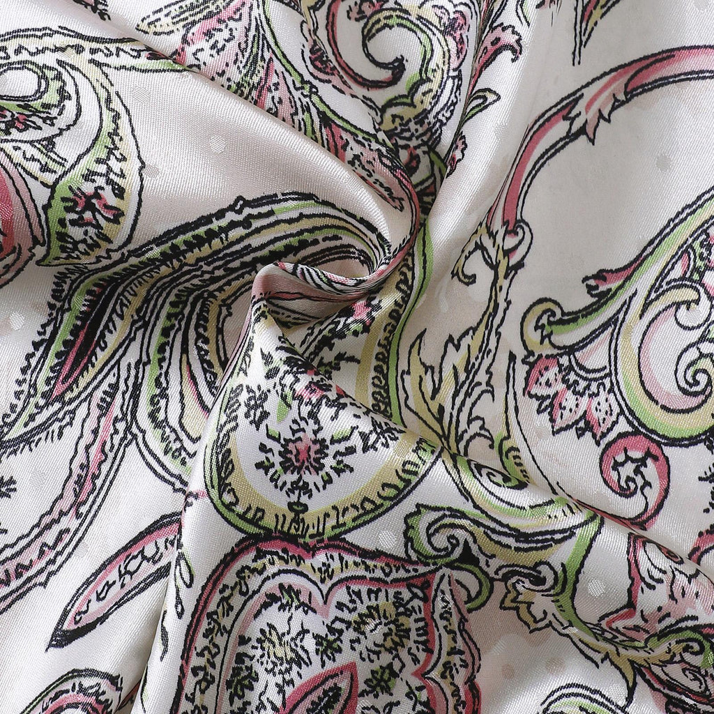 Set Baju Kurung Hari Raya TropiTykes Bercorak Bunga Paisley untuk Kehidupan Seharian Anda, Ritual Lembut Semasa Aidilfitri Bercorak Paisley Merah Jambu dan Hijau Muda 