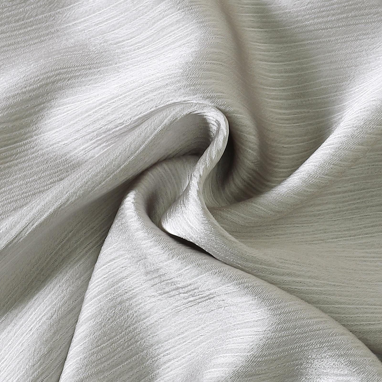 TropiTykes穆斯林女童褶裥连衣裙，优雅舒适，面料柔软轻盈，适合日常穿着。褶裥袖口和下摆，金色细节，尽显优雅舒适。 